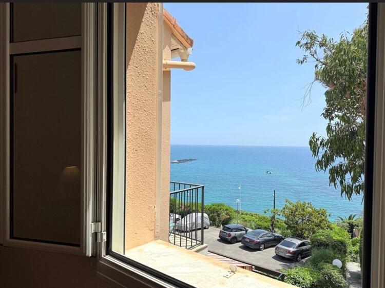 Villa Directly On The Sea *